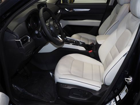 New 2025 MAZDA CX-5 AWD 2.5 S w/ Premium Plus Pkg image 4