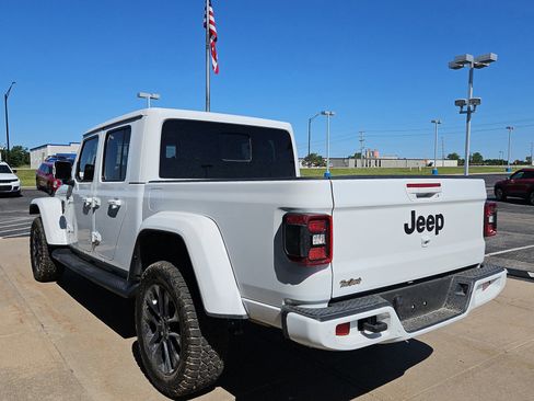 Used 2023 Jeep Gladiator Overland AWD/4WD image 3