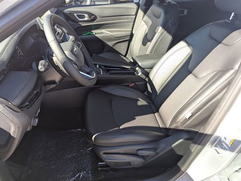 New 2026 Jeep Compass Latitude image 12