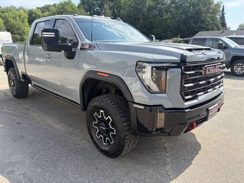 Used 2024 GMC Sierra 2500 AT4X AWD/4WD image 10