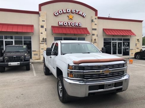 Used 2016 Chevrolet Silverado 2500 W/T AWD/4WD image 5