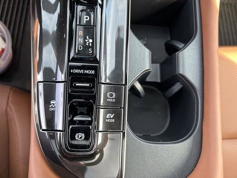 New 2026 Toyota Crown Signia image 7