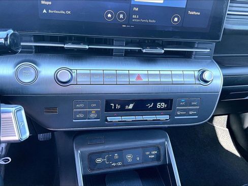 Used 2024 Hyundai Kona Limited image 33