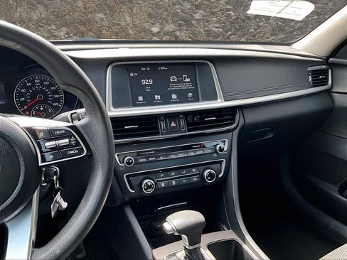 Used 2020 Kia Optima LX image 6