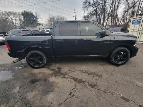 Used 2018 RAM 1500 Express w/ Black Ram 1500 Express Group image 4