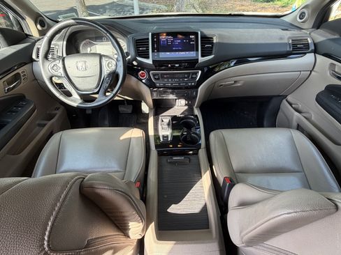 Used 2017 Honda Pilot Touring image 35