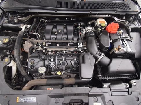 Used 2017 Ford Taurus SEL FWD image 21