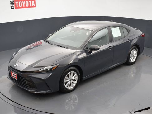 Used 2025 Toyota Camry LE image 24