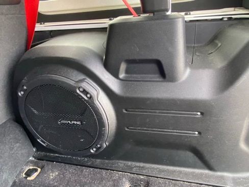 Used 2023 Jeep Wrangler Unlimited Rubicon 4xe image 27