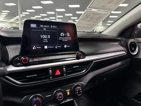 Used 2023 Kia Forte LXS w/ LXS Technology Package FWD image 16