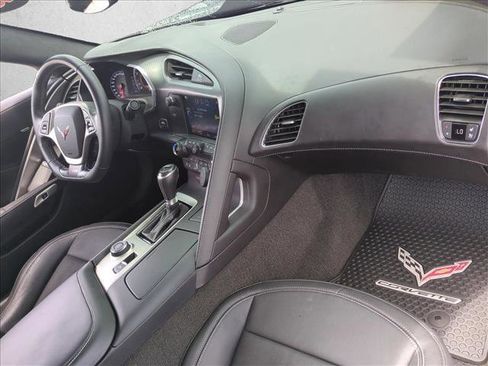 Used 2015 Chevrolet Corvette Z06 w/ 3LZ Preferred Equipment Group RWD image 18