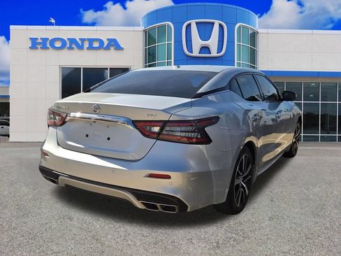Used 2022 Nissan Maxima SV w/ Floor Mat Group FWD image 2