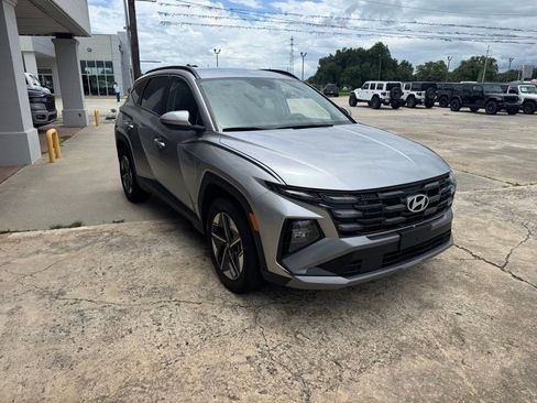 Used 2025 Hyundai Tucson SEL FWD image 12
