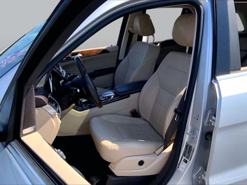 Used 2017 Mercedes-Benz GLE 400 4MATIC image 8