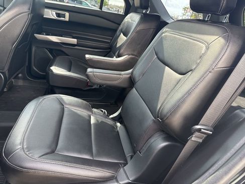 Used 2023 Ford Explorer Limited w/ Limited Technology Package AWD/4WD image 10