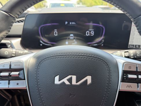 Certified 2025 Kia Telluride S FWD image 34