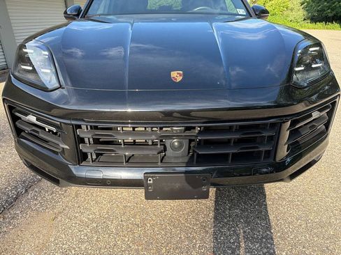 Certified 2024 Porsche Cayenne AWD/4WD image 45