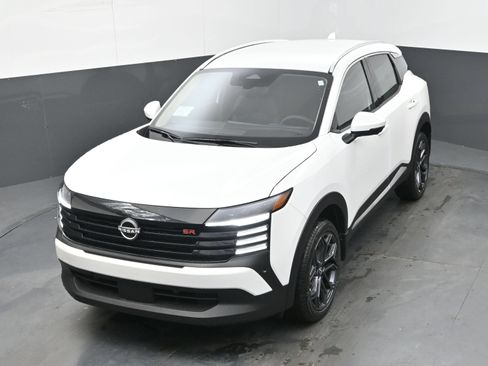 Certified 2025 Nissan Kicks SR FWD image 31