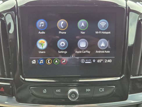 Used 2022 Chevrolet Traverse RS FWD image 17