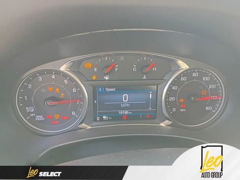 Used 2024 GMC Terrain SLE w/ Driver Convenience Package image 14