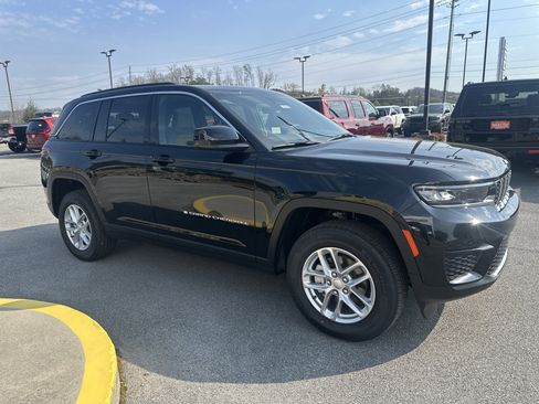 New 2026 Jeep Grand Cherokee Laredo X AWD/4WD image 5
