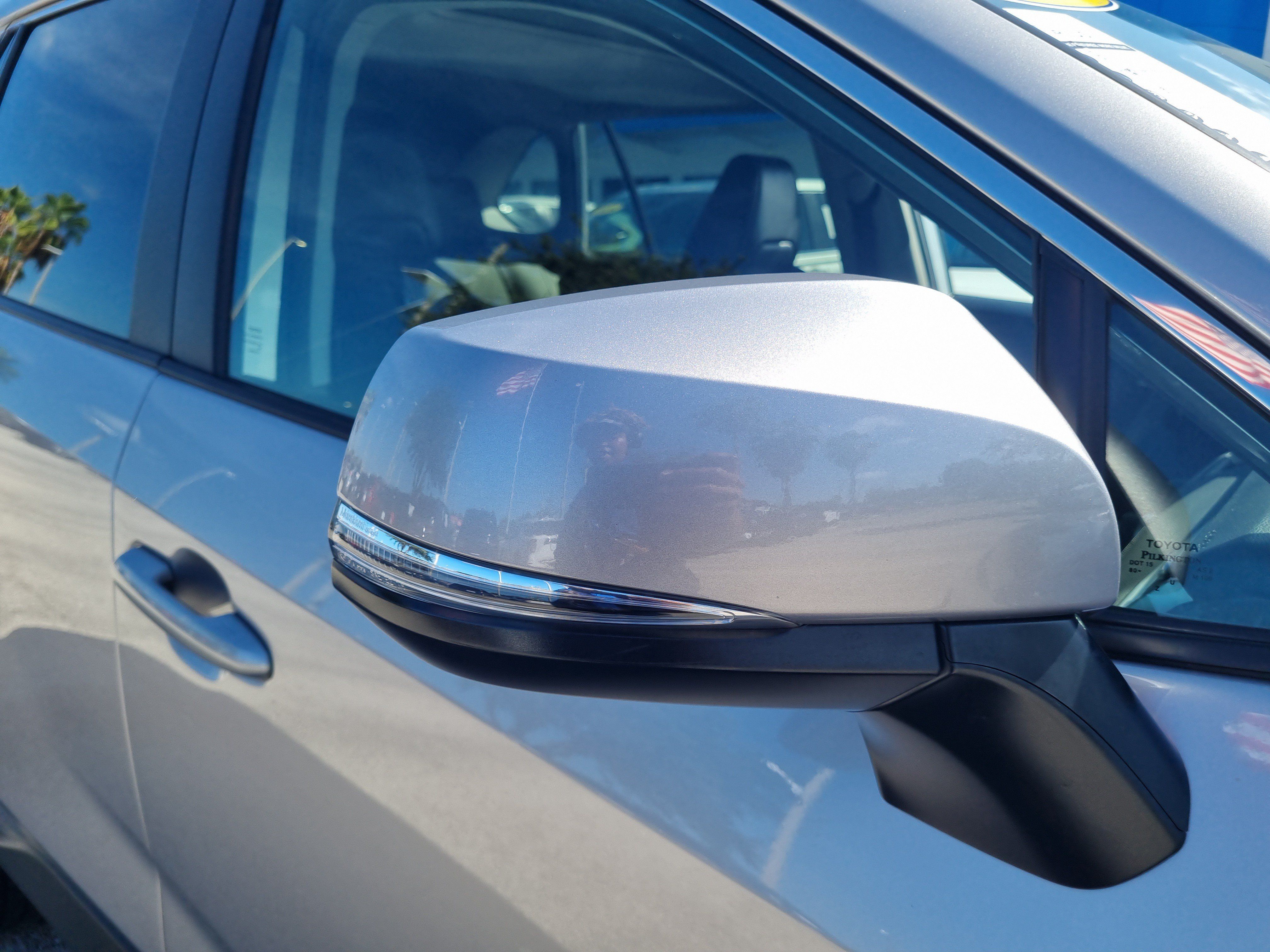 Used 2023 Toyota RAV4 XLE Premium FWD image 10