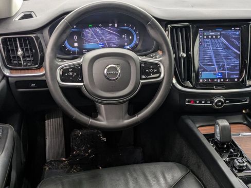 Used 2024 Volvo S60 B5 Plus image 4