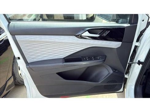 Used 2024 Volkswagen Taos S FWD image 6