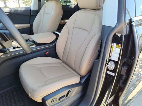 Certified 2025 Audi Q8 Premium w/ Convenience Package image 21