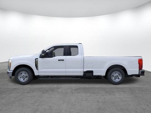 New 2026 Ford F250 XL w/ XL Chrome Package image 3