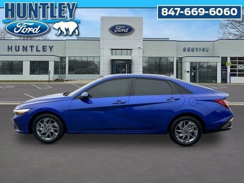 Used 2024 Hyundai Elantra SEL image 7