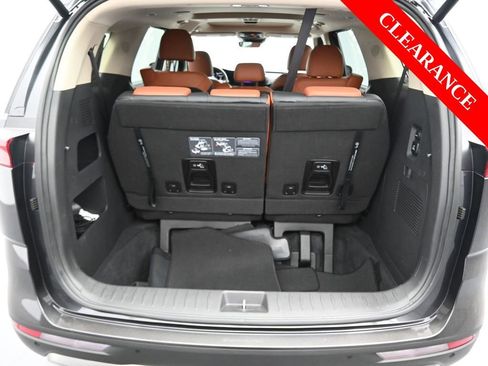 Used 2023 Kia Carnival SX Prestige image 20