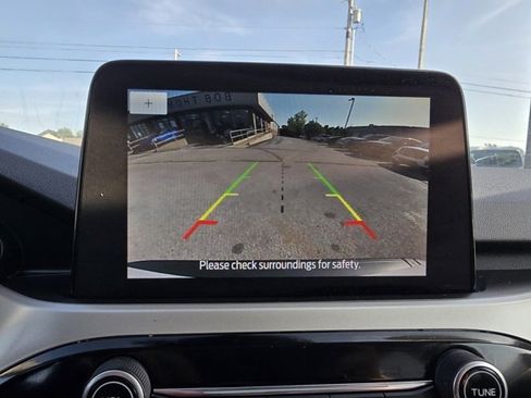 Used 2022 Ford Escape SE image 19