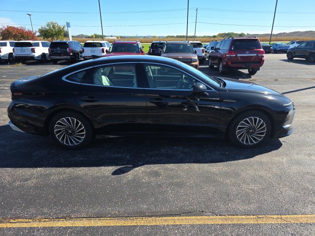Used 2025 Hyundai Sonata SEL FWD image 4