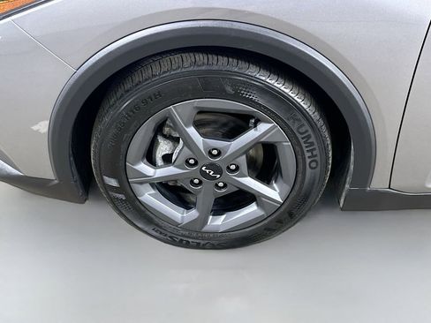 Used 2025 Kia K4 LXS image 8