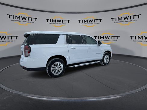 Used 2024 Chevrolet Suburban Premier image 9