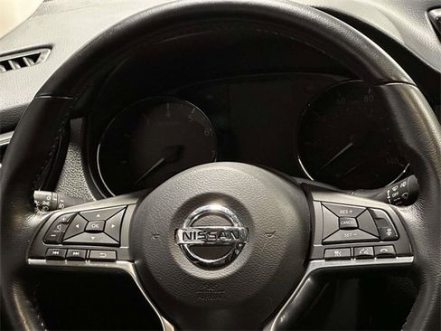 Used 2017 Nissan Rogue Sport SL w/ SL Premium Package image 20