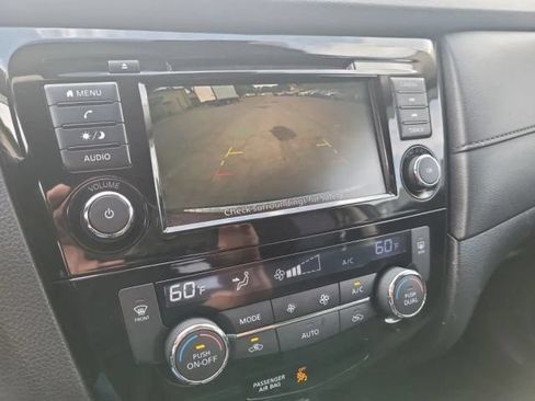 Used 2019 Nissan Rogue SV AWD/4WD image 24