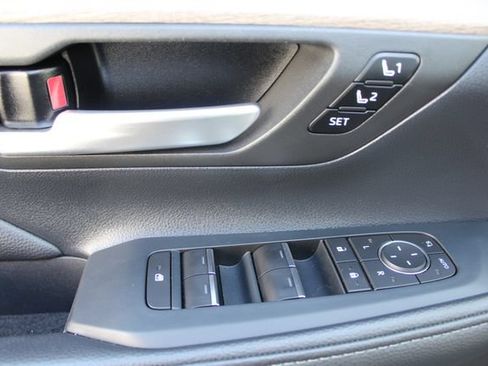 Certified 2025 Toyota Grand Highlander AWD image 60