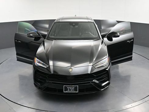 Used 2019 Lamborghini Urus AWD/4WD image 35