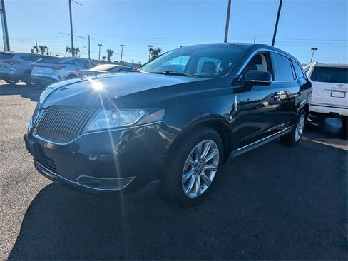 Used 2014 Lincoln MKT FWD image 8