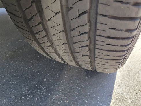 Used 2023 Jeep Grand Cherokee L Laredo image 28