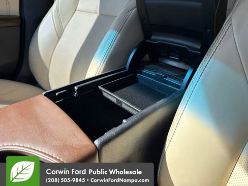 Used 2015 Toyota Avalon Limited w/ Technology Package FWD image 23