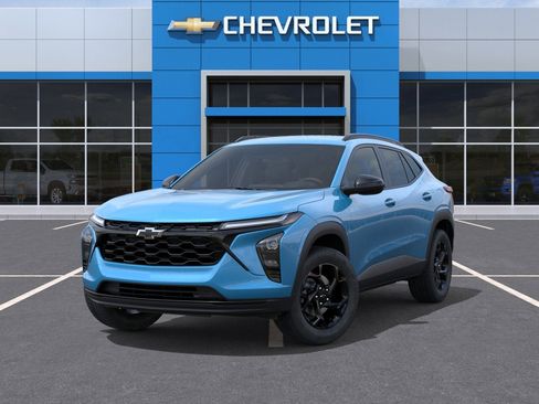 New 2026 Chevrolet Trax LT w/ Midnight Edition FWD image 6