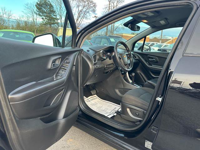 Used 2020 Chevrolet Trax LS w/ Tint and Cruise Package FWD image 11