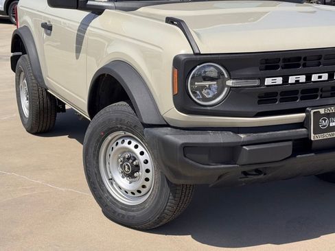 New 2026 Ford Bronco 2-Door AWD/4WD image 4