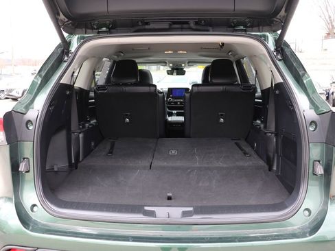 Used 2025 Toyota Highlander XLE AWD/4WD image 7