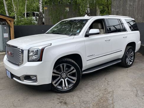 Used 2017 GMC Yukon Denali w/ Open Road Package AWD/4WD image 1