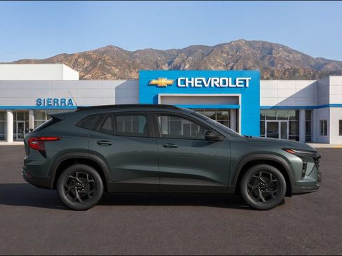 New 2026 Chevrolet Trax LT w/ Driver Confidence Package FWD image 3