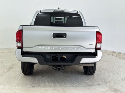 Used 2022 Toyota Tacoma SR5 w/ Technology Package RWD image 10